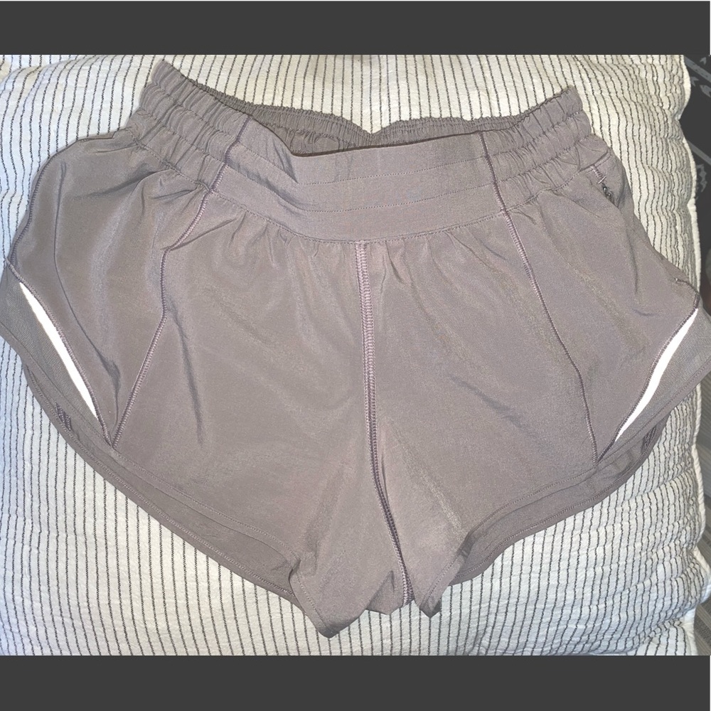 Size 4 2.5 hotty hot shorts